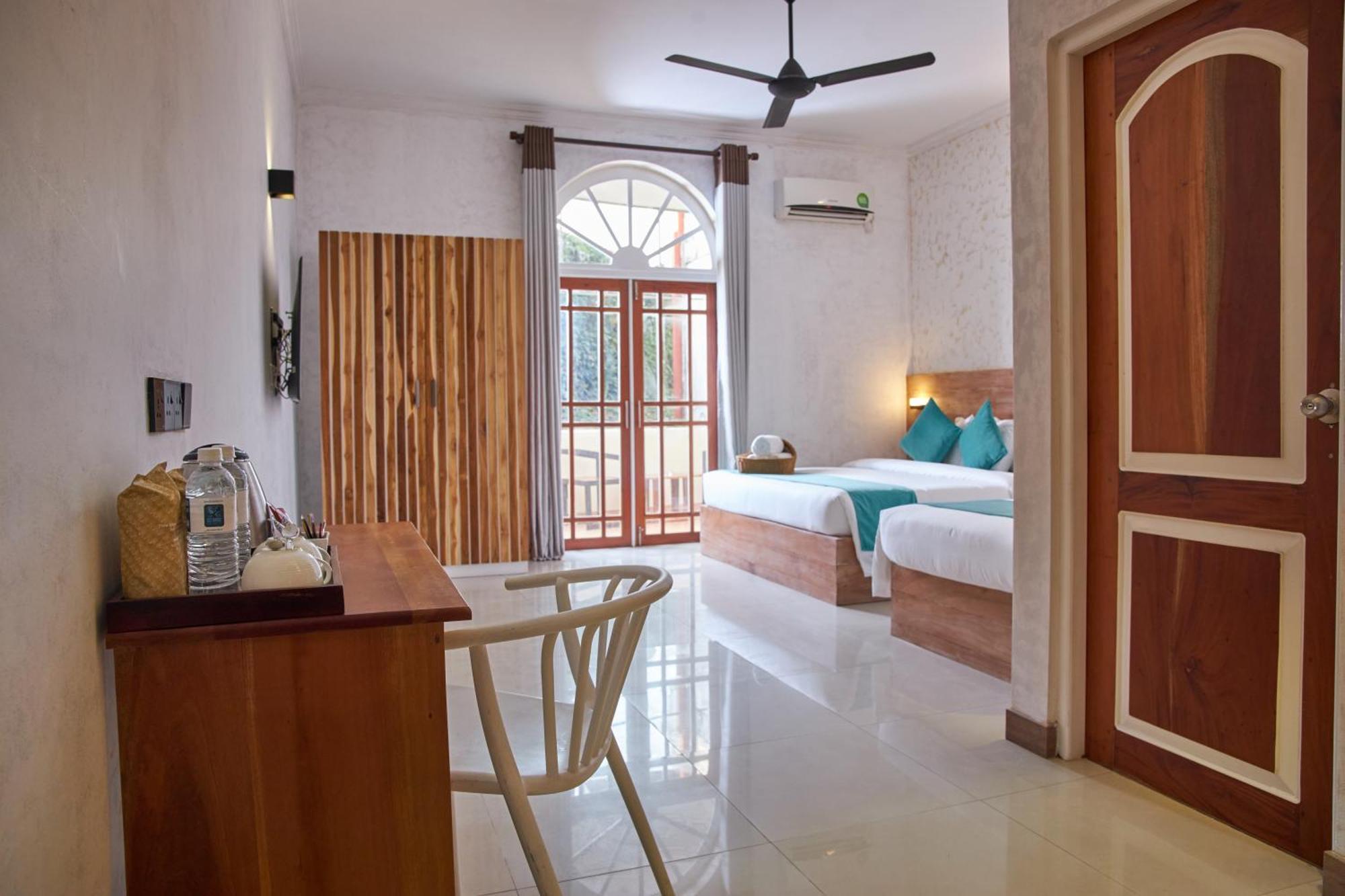 Seahorse Hotel & Spa Negombo Bagian luar foto