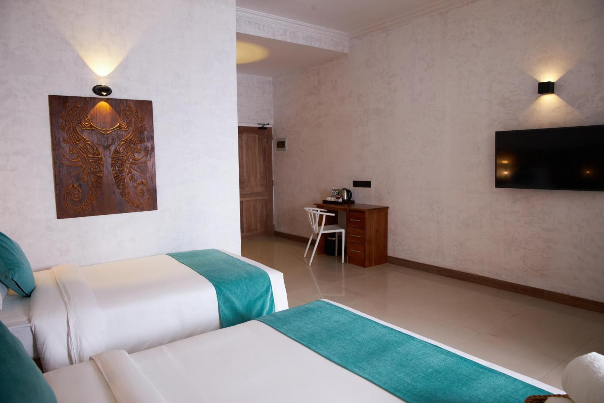 Seahorse Hotel & Spa Negombo Bagian luar foto