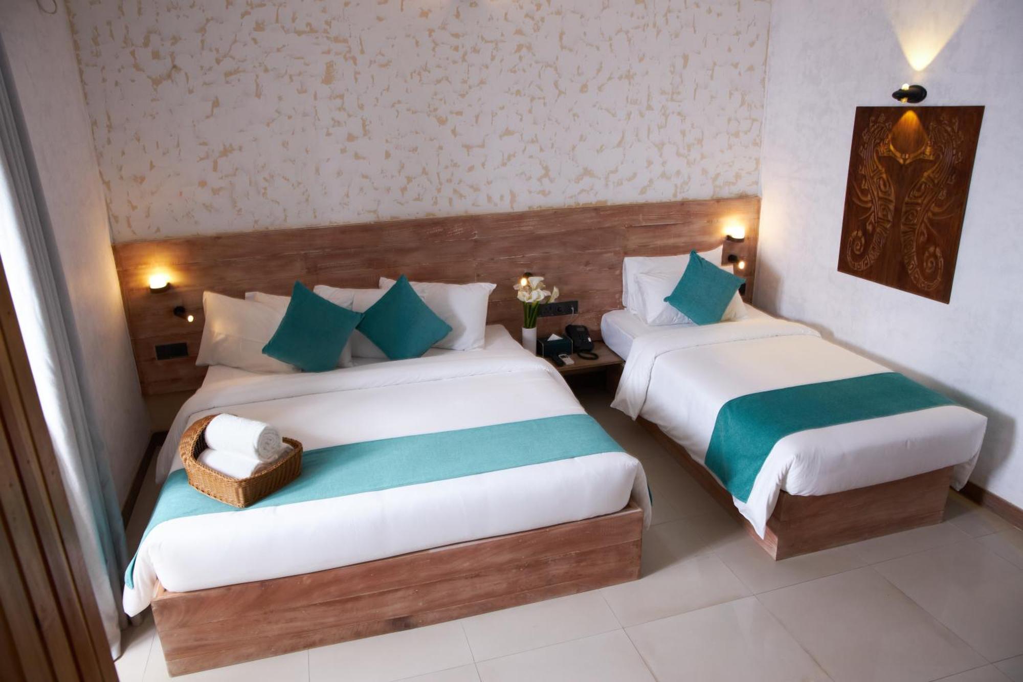 Seahorse Hotel & Spa Negombo Bagian luar foto