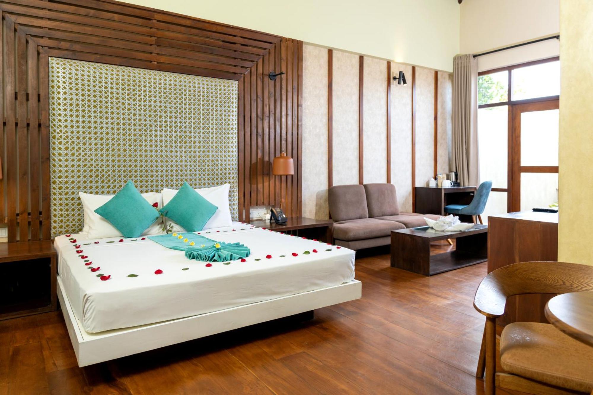 Seahorse Hotel & Spa Negombo Bagian luar foto