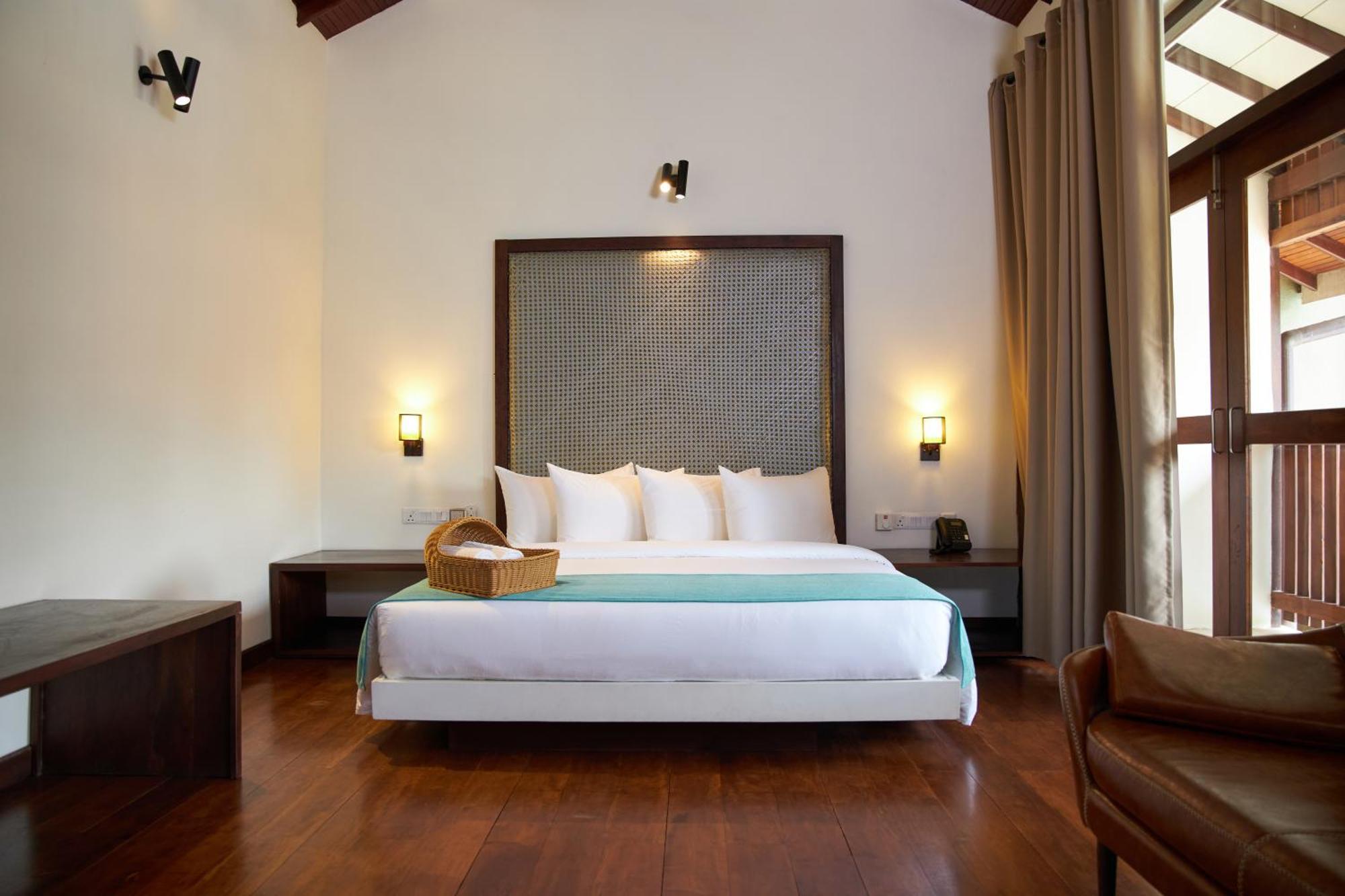 Seahorse Hotel & Spa Negombo Bagian luar foto