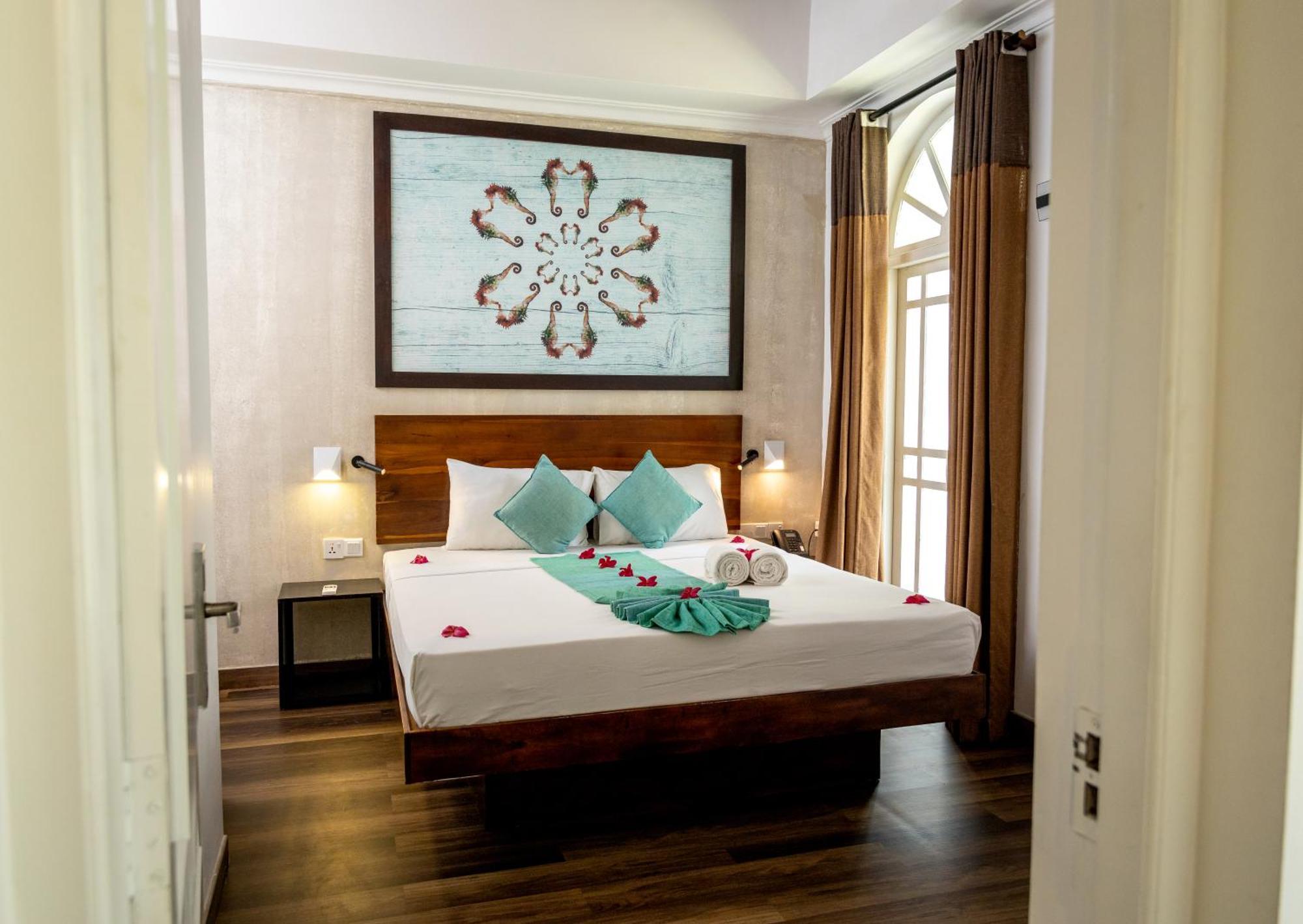 Seahorse Hotel & Spa Negombo Bagian luar foto