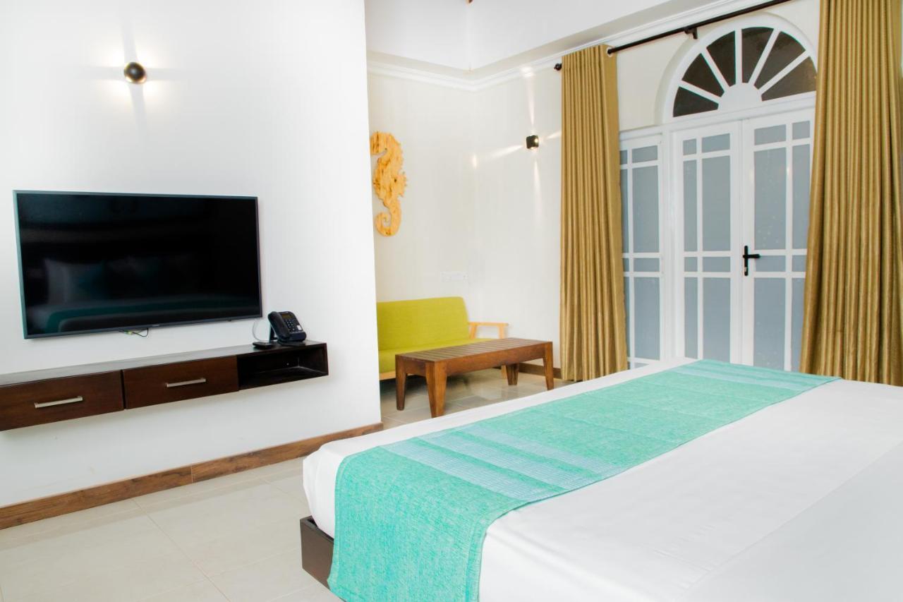 Seahorse Hotel & Spa Negombo Bagian luar foto