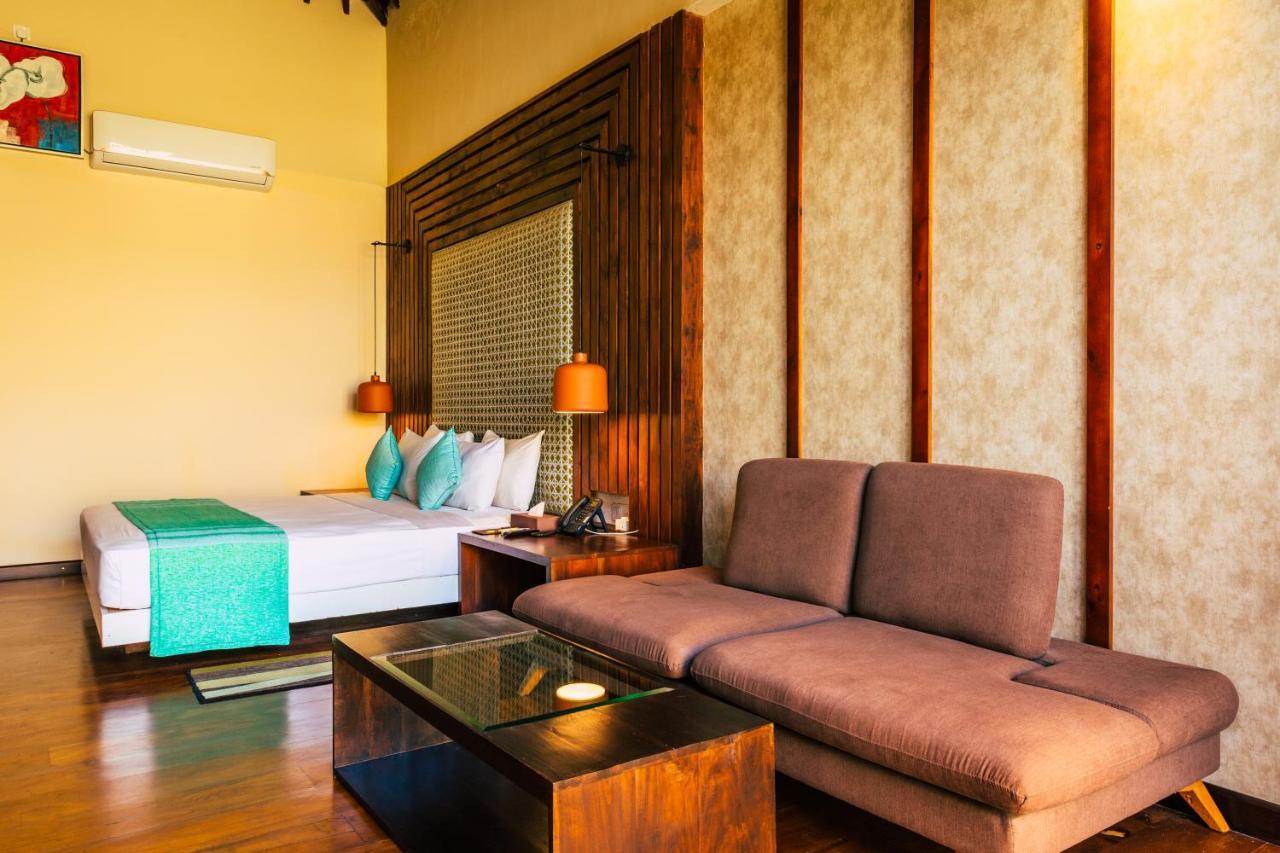 Seahorse Hotel & Spa Negombo Bagian luar foto
